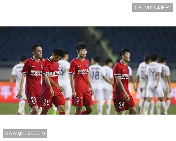 重庆排球队逆袭之路揭秘：从低谷到冠军的奋斗历程与荣耀时刻