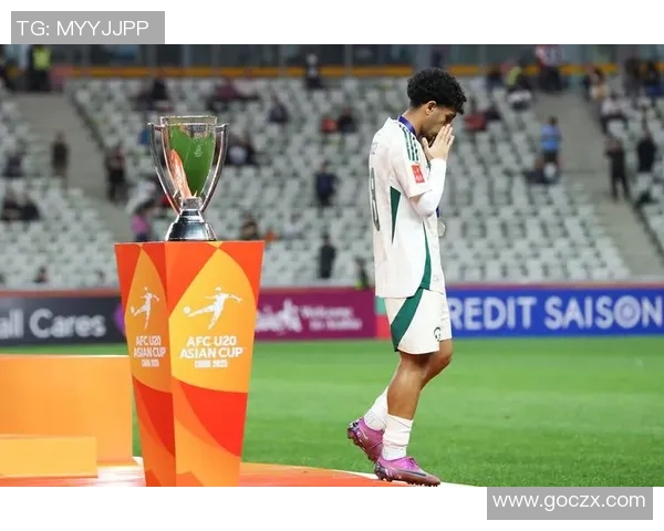 重庆足球队与北京足球队赛后复盘分析意识的差异与启示