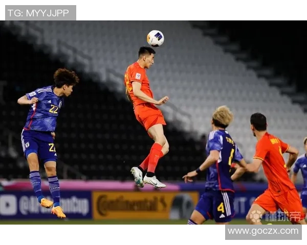 足球巨星跨界挑战篮球赛场引发热议与关注